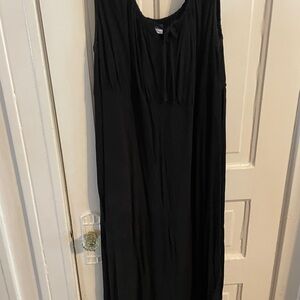 Old Navy Black Sleeveless Maxi Gown